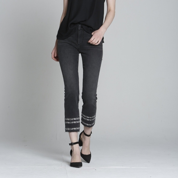 Print Trim Ankle Cropped Jeans 